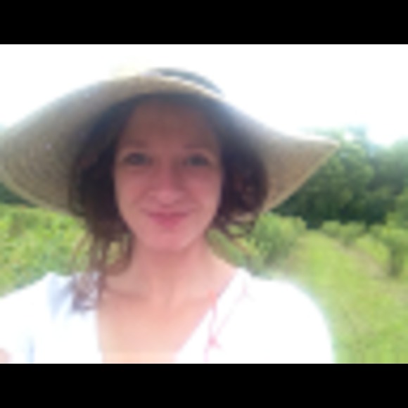 Meet your Posher, Andreacate - Picture 1 of 1